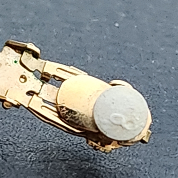 Vintage Butler Clip-on Earrings - Picture 7 of 13